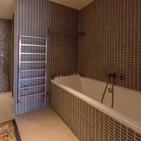 Loft 11e Pres Canal St-martin - Climatisee Sdb Privee Hotel