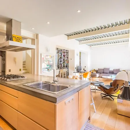 Loft 11e Pres Canal St-martin - Climatisee Sdb Privee Hotel *